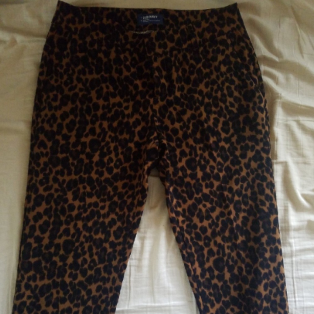 Old Navy Harper Mid-Rise Cheetah Pants
